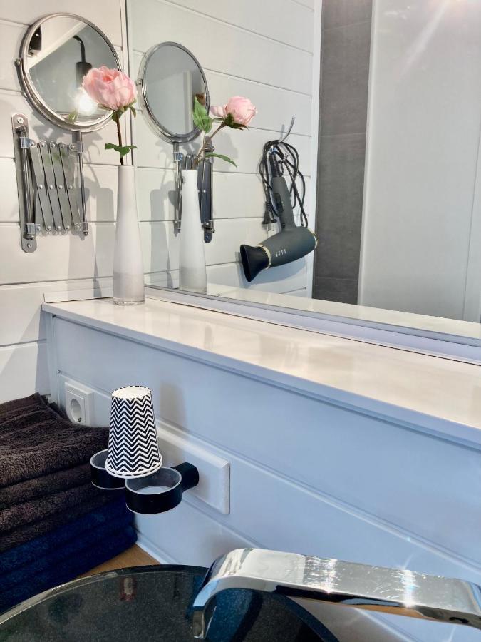 Living At Saarpartments - Adultsonly - Business & Holiday Homes With Kitchen For Long- And Short Term Stay, 3 Min To St Johanner Markt And Points Of Interest 사르브루켄 외부 사진